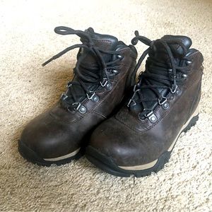 Kid’s Leather Hi-Tec Hiking Boots - size J3